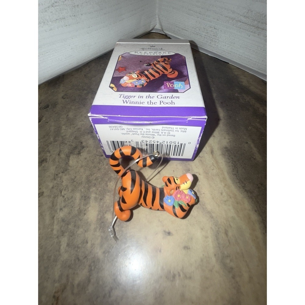 Disney Hallmark Keepsake Tigger Garden Winnie Pooh Christmas Ornament 1998